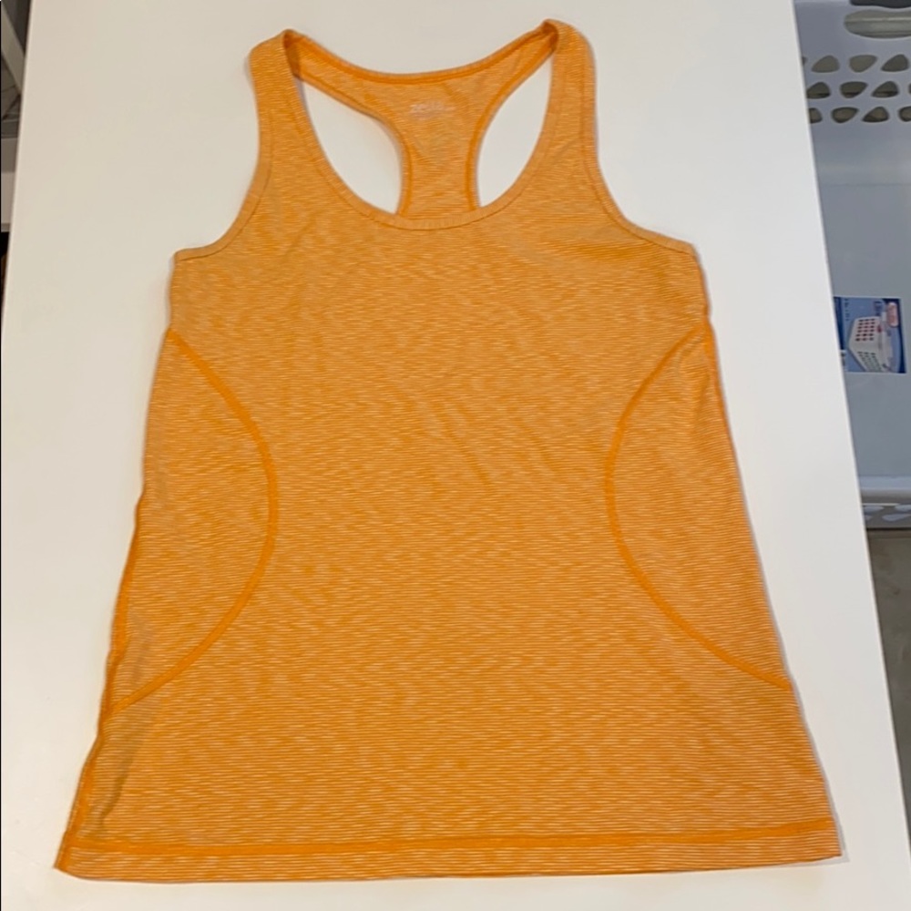 Zella tank